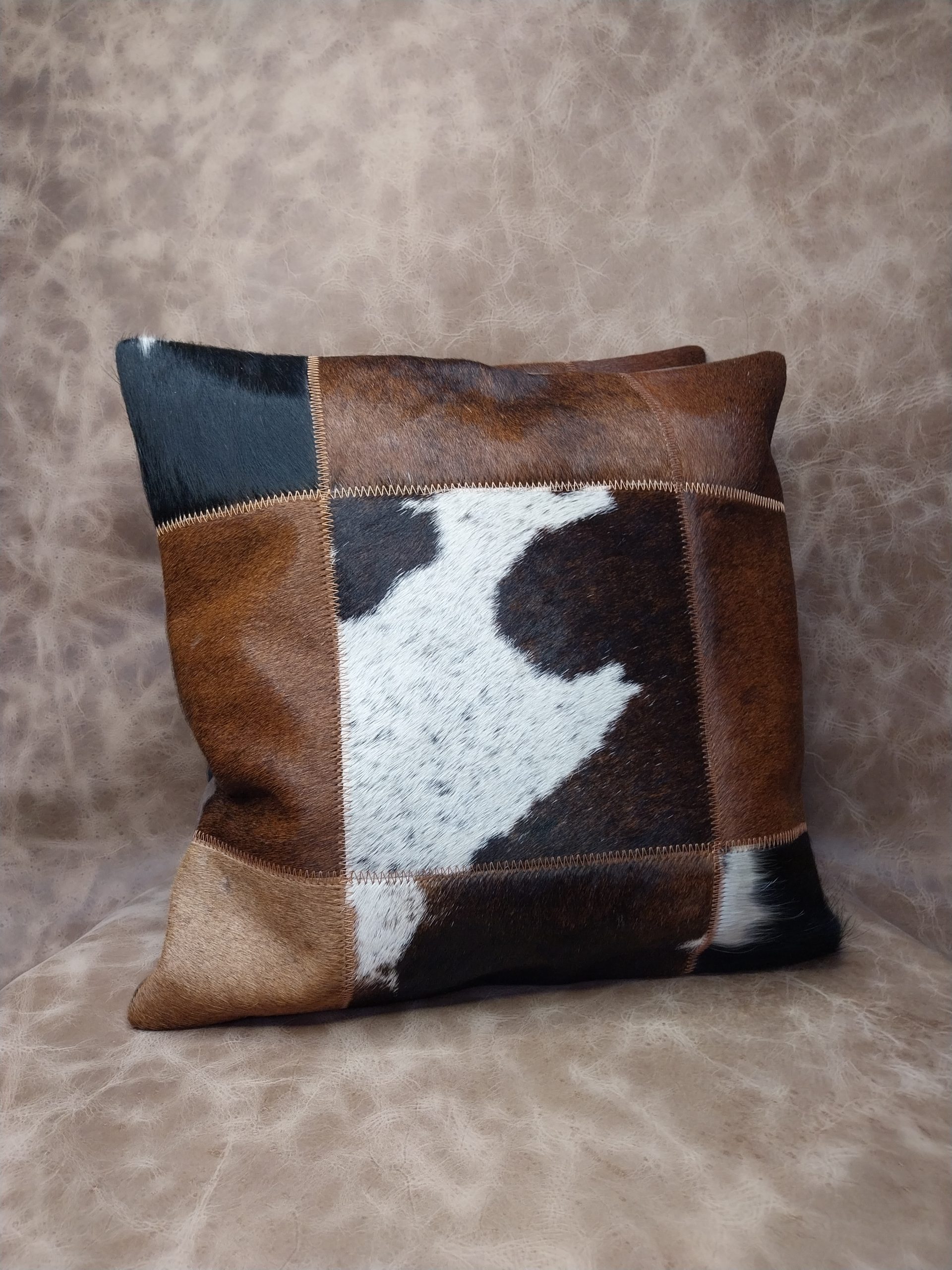 Funda cojín 45x45 cm aprox cuero vacuno - Imagen 2