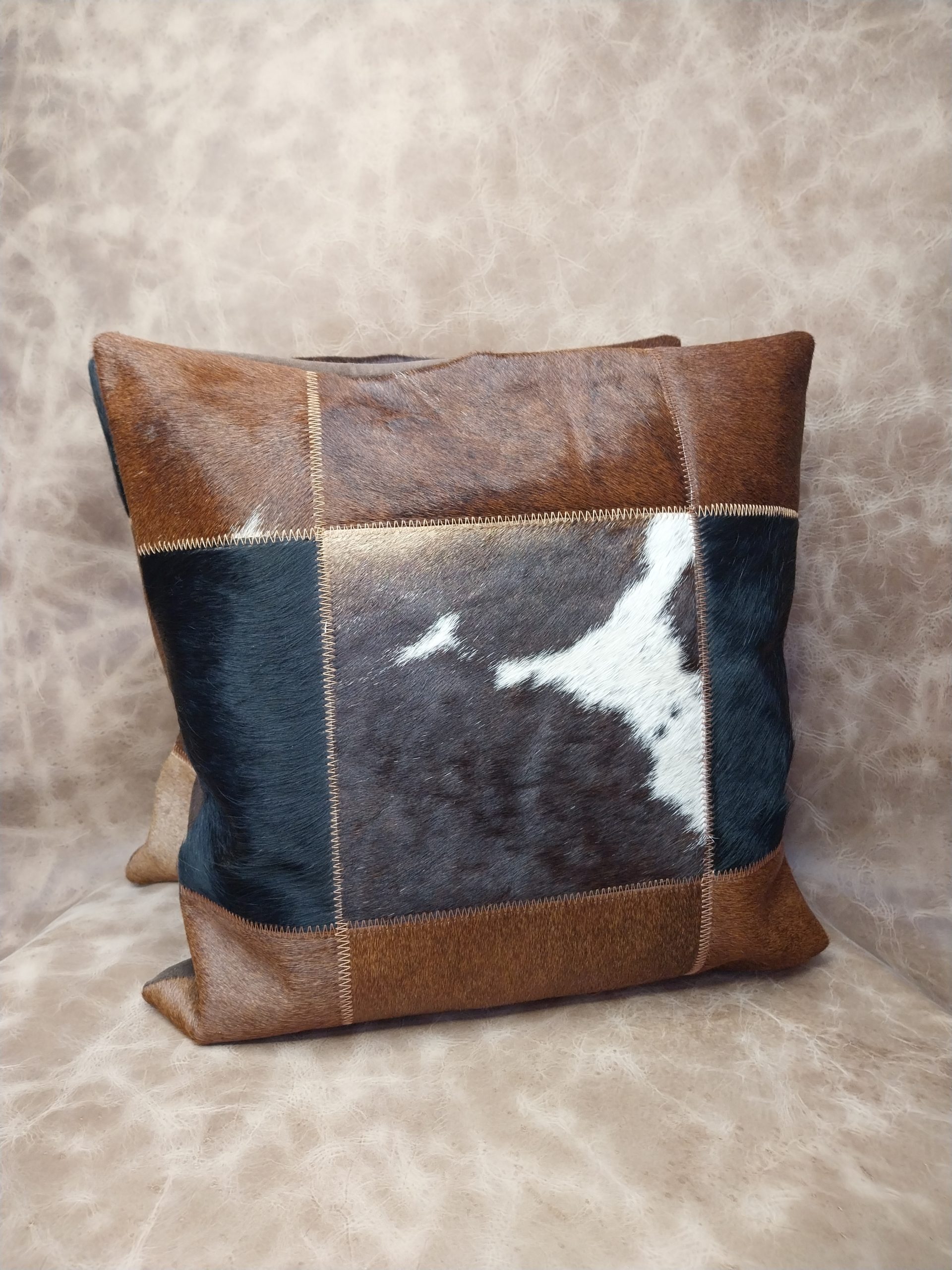 Funda cojín 45x45 cm aprox cuero vacuno