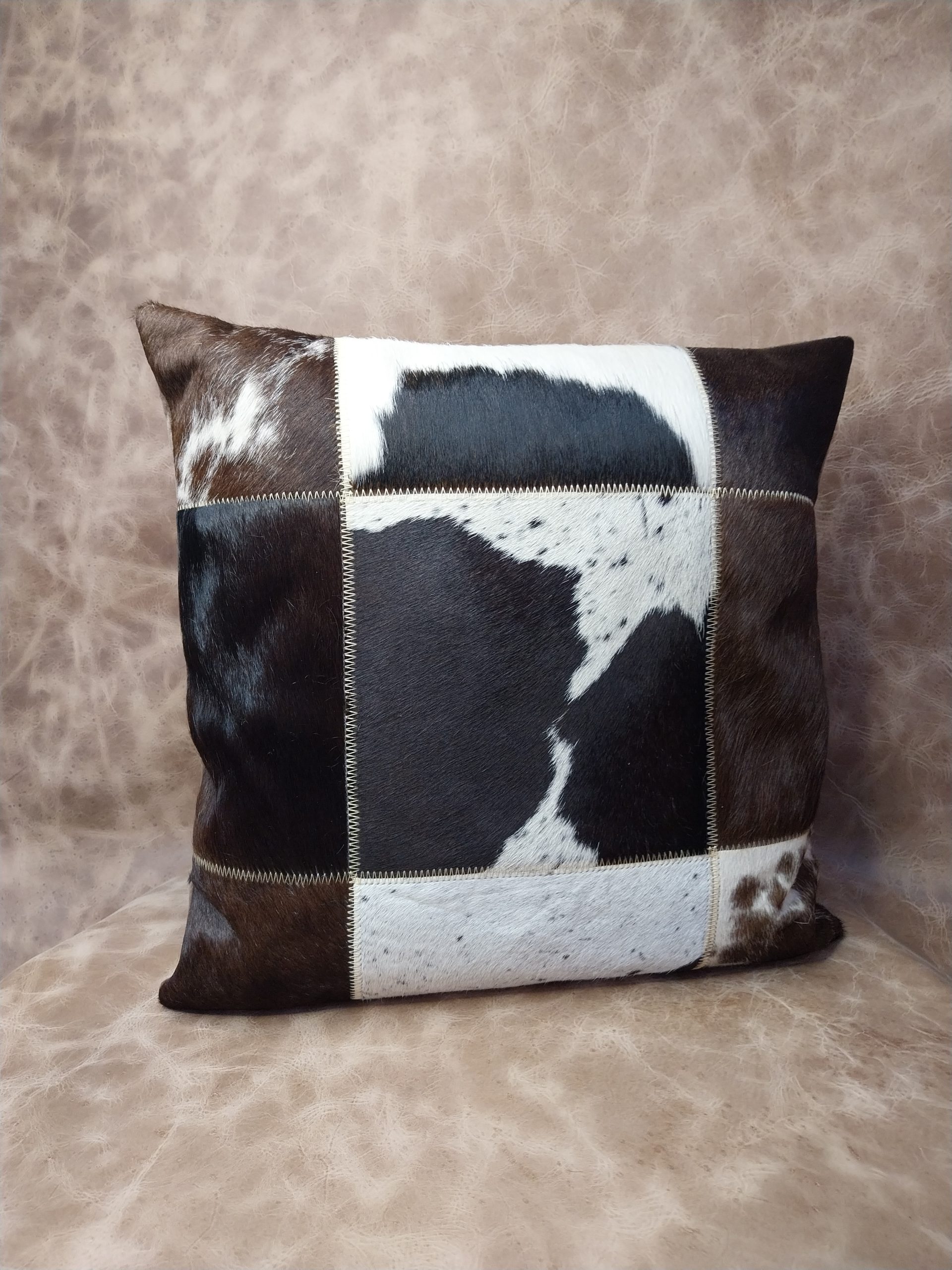 Funda cojín 45x45 cm aprox cuero vacuno