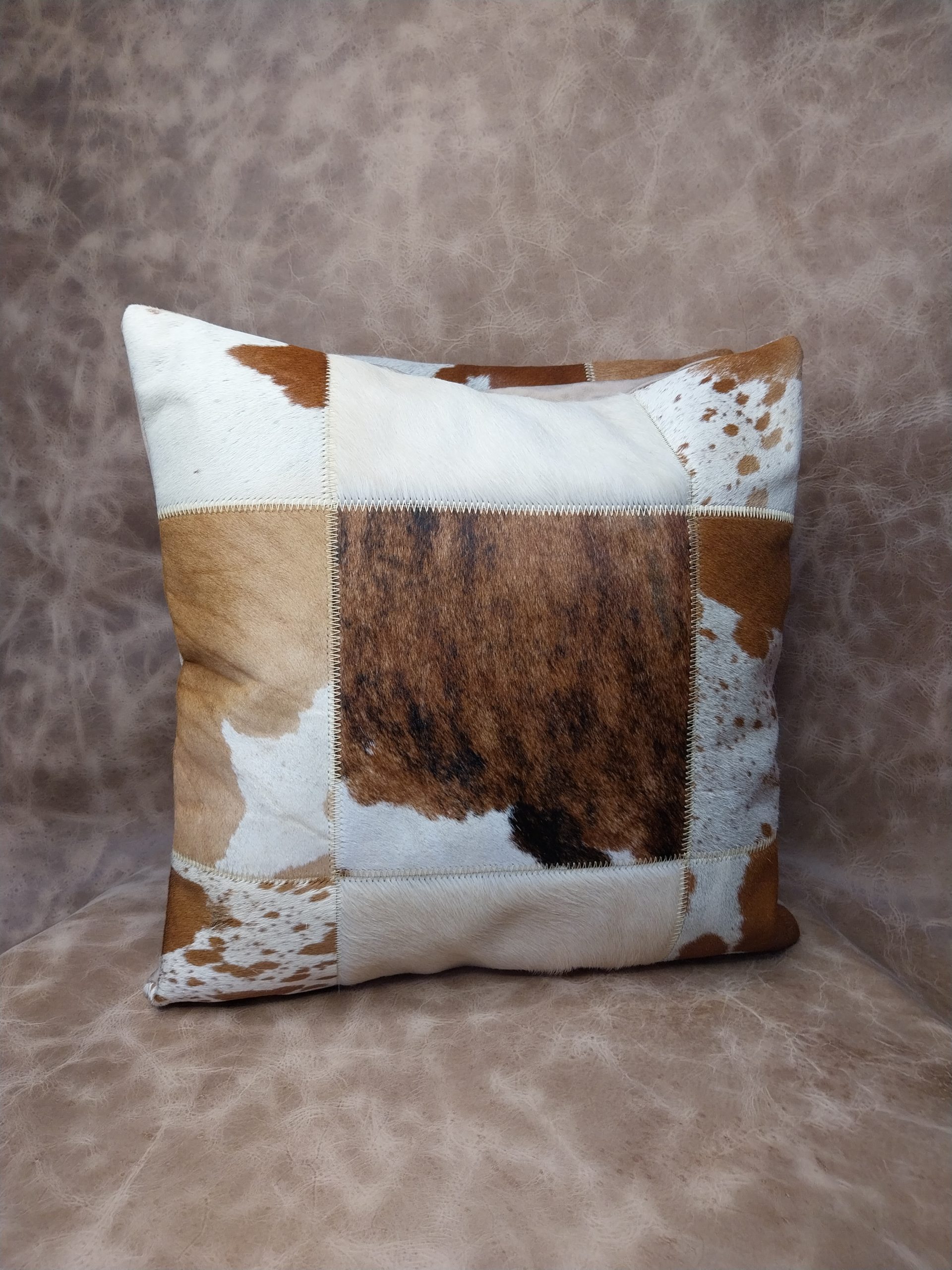 Funda cojín 45x45 cm aprox cuero vacuno