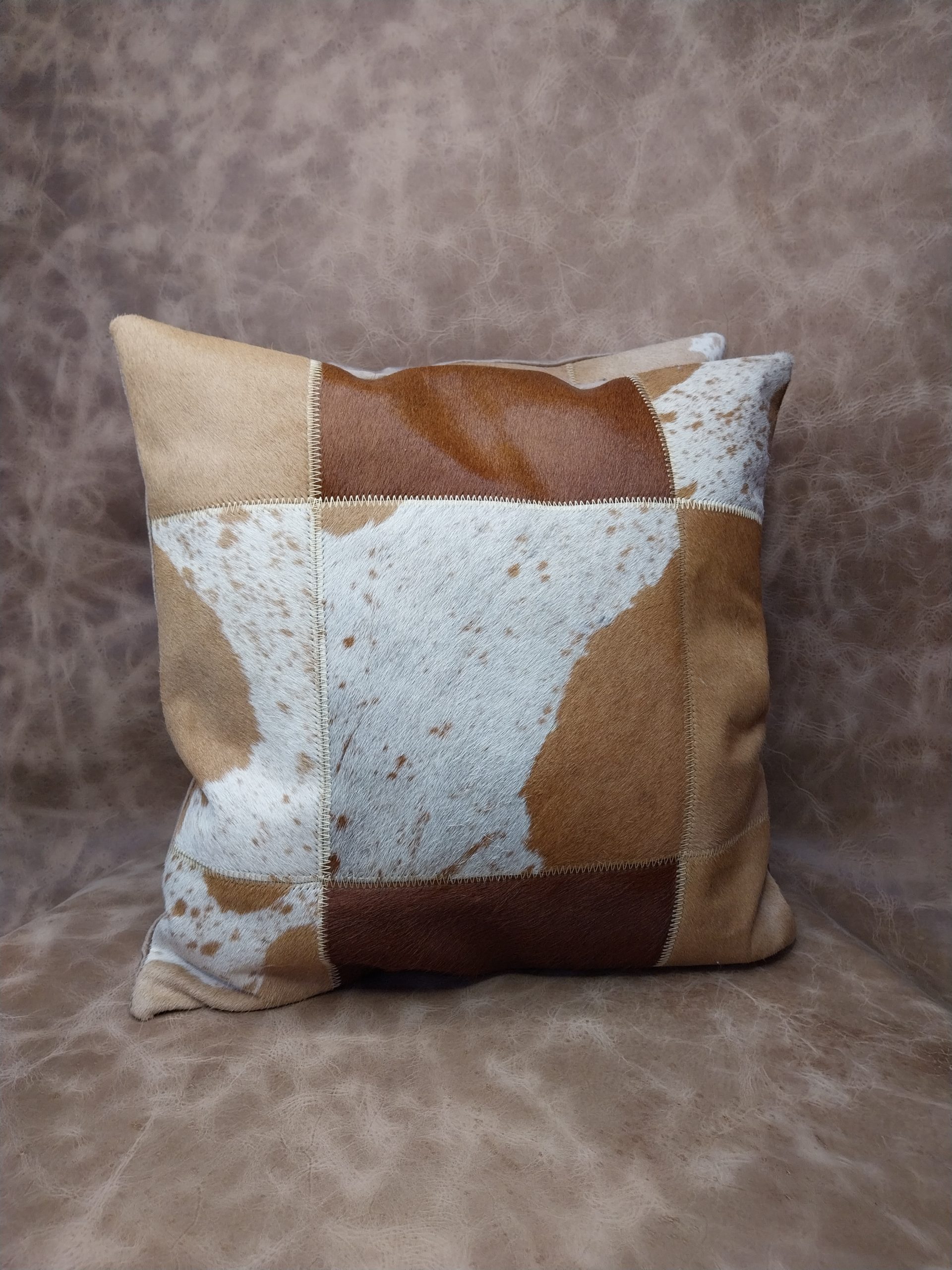 Funda cojín 45x45 cm aprox cuero vacuno - Imagen 2