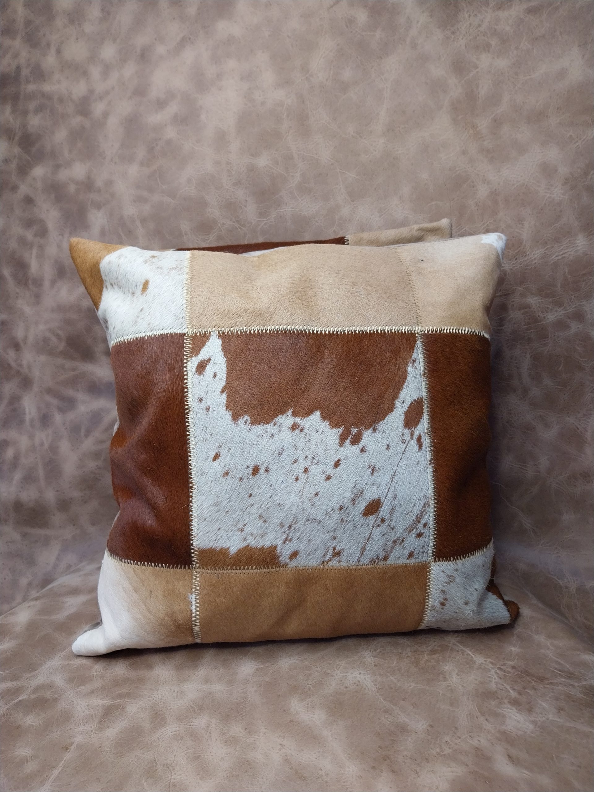Funda cojín 45x45 cm aprox cuero vacuno